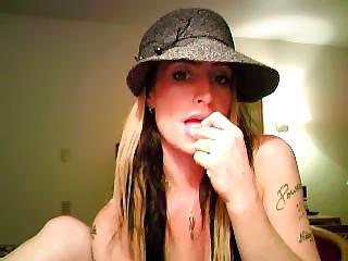 19P Naughty latina cougar