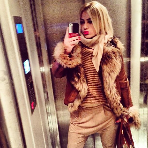 15P Instagram fur girl