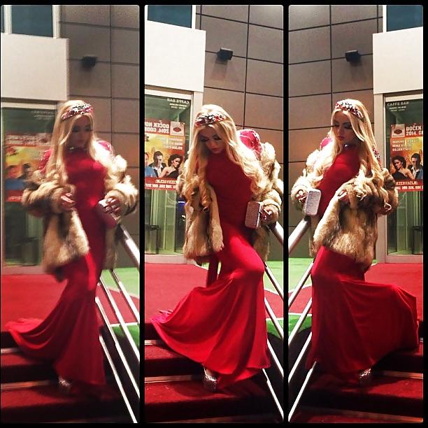 15P Instagram fur girl
