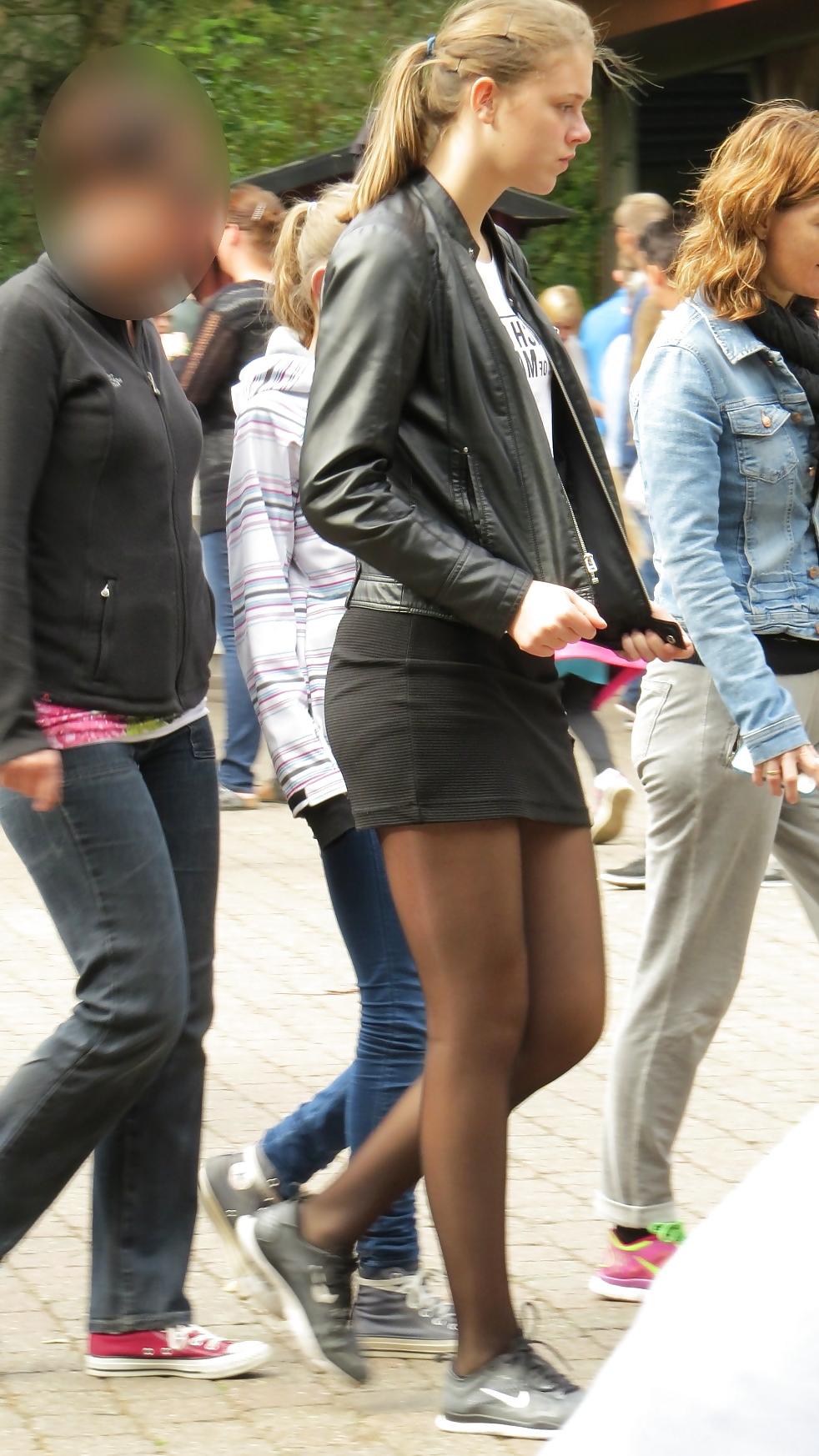 25P Nylons or pantyhose mix.