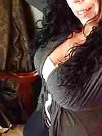 12P Thick cougar with ass