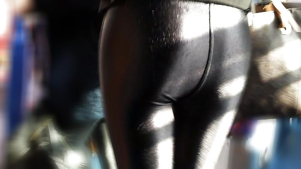 10P Teen Ass In Spandex Leggings
