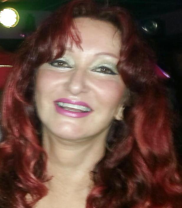 21P Hot Cougar & MILF Celebs