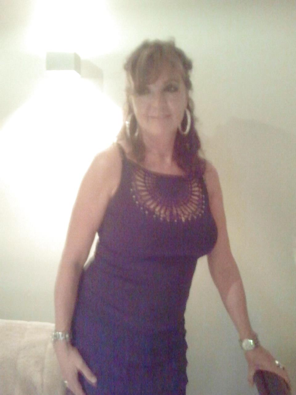 21P Hot Cougar & MILF Celebs