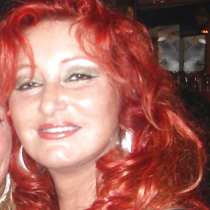 21P Hot Cougar & MILF Celebs