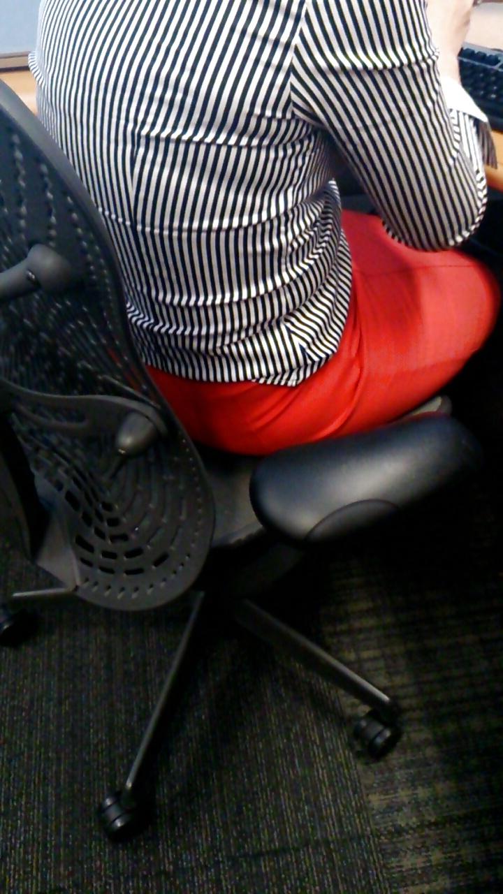 25P Office voyeur