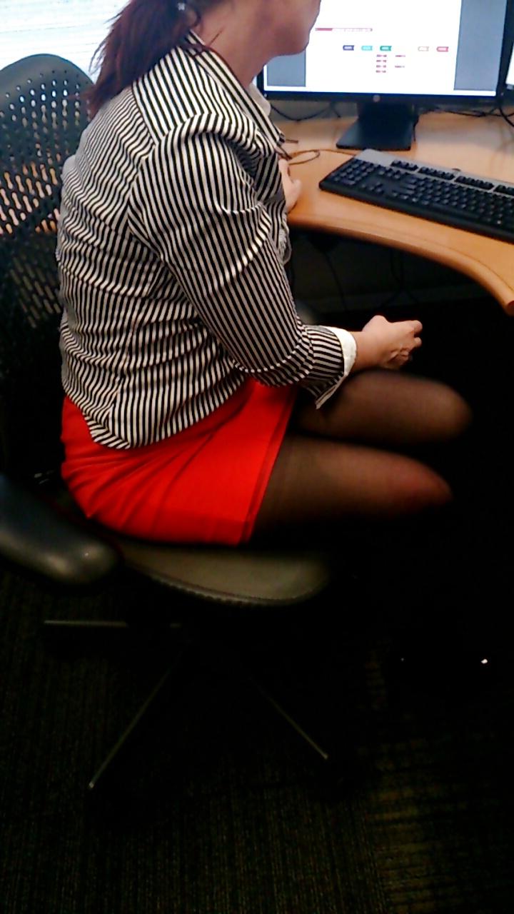 25P Office voyeur