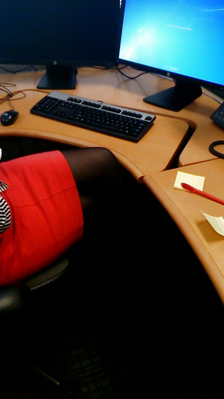 25P Office voyeur