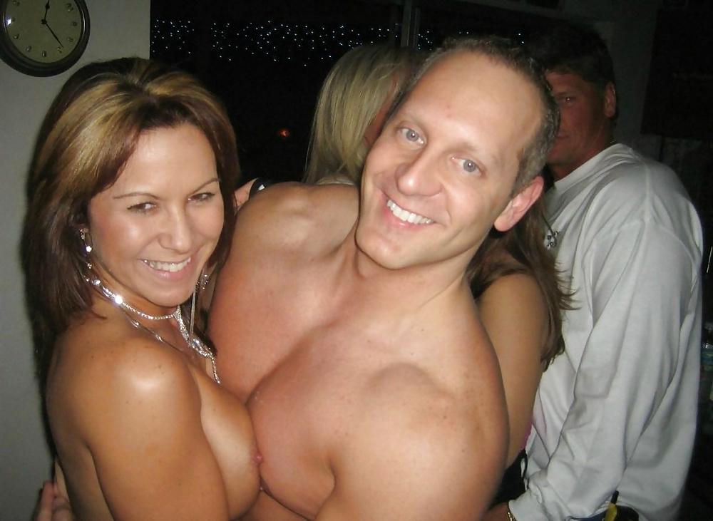 25P MILF - Swinging couple