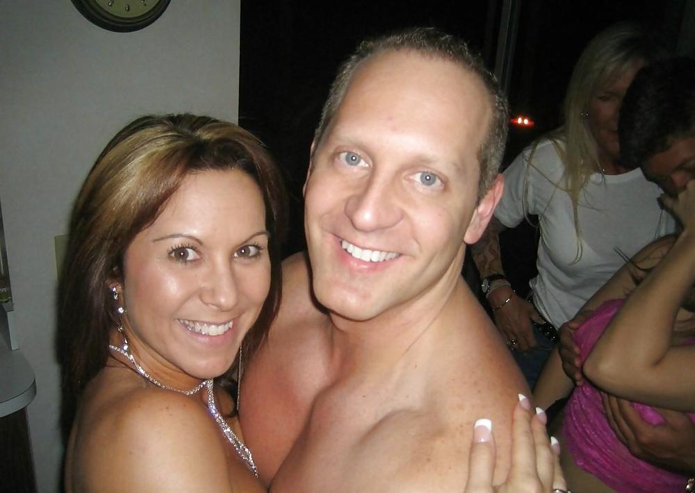 25P MILF - Swinging couple