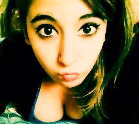 10P JeJe - Shy Brace-Faced Cutie 