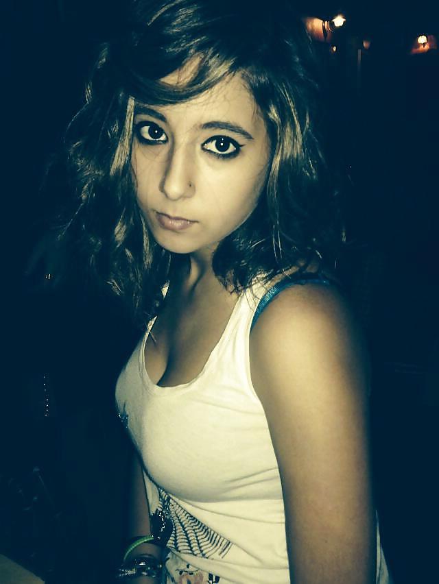 10P JeJe - Shy Brace-Faced Cutie 