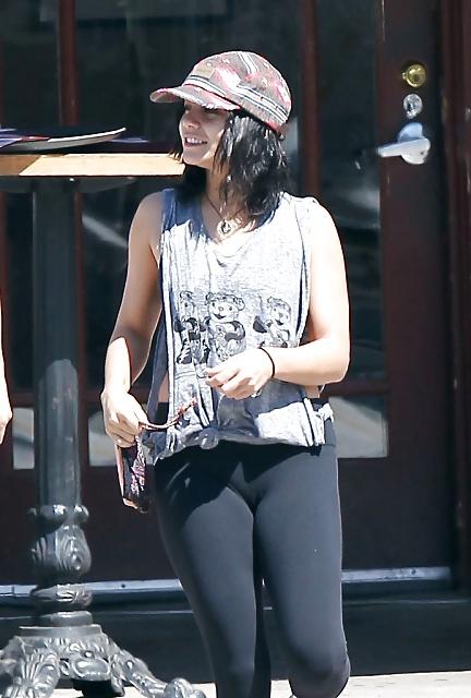 21P Celebs Legs Spread and Cameltoe