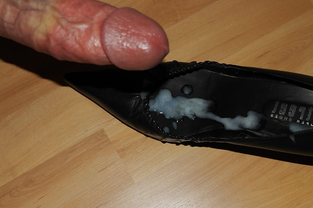 25P Cum in or on Heels