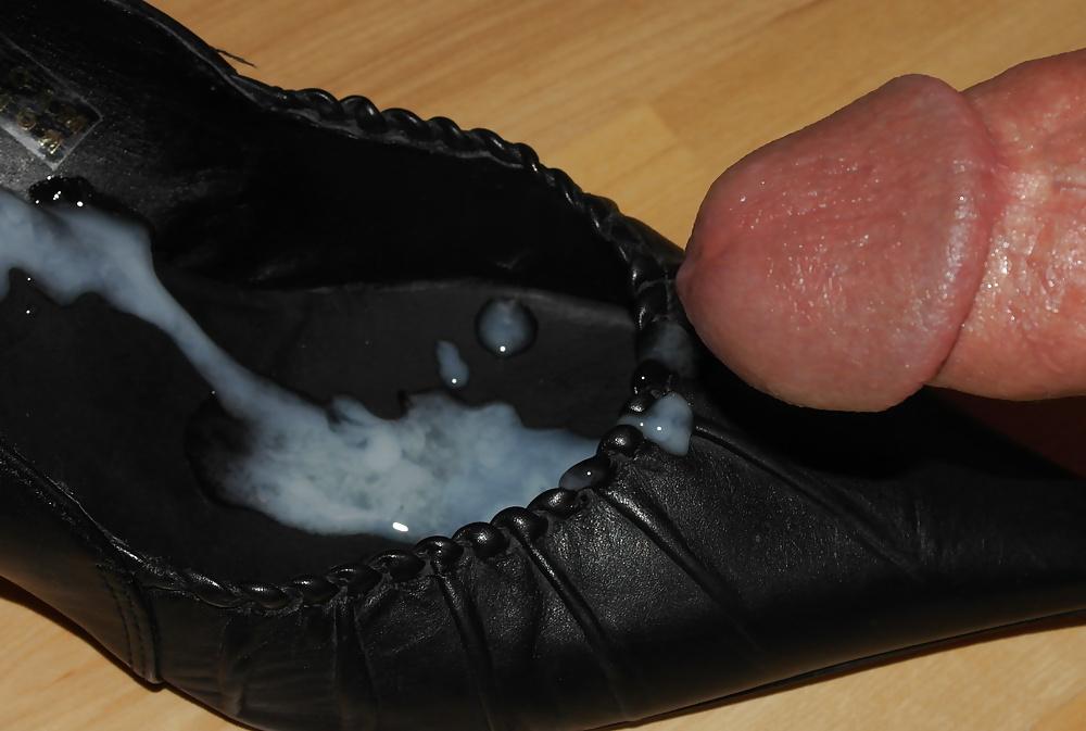 25P Cum in or on Heels