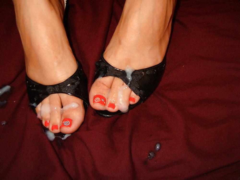 25P Cum in or on Heels