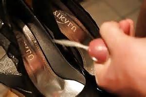 25P Cum in or on Heels