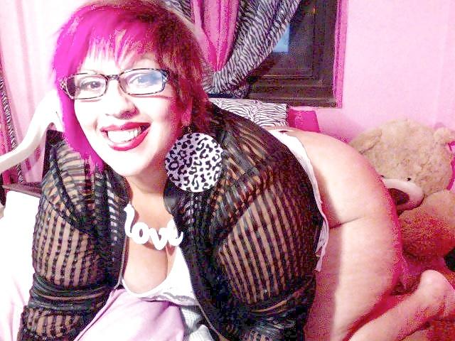 25P Naughty latina cougar