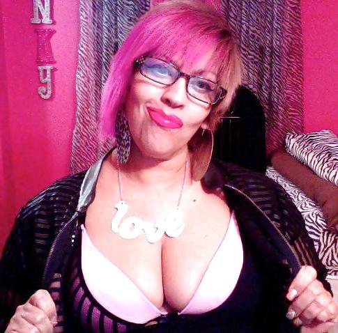 25P Naughty latina cougar