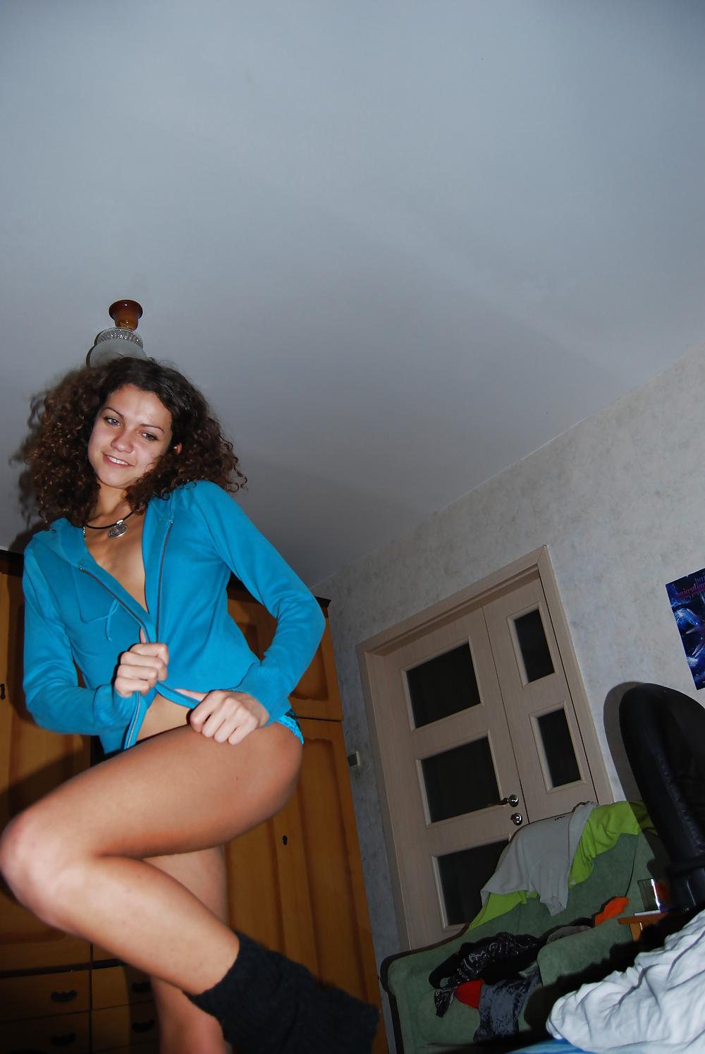 25P Rus Teens couple home porn