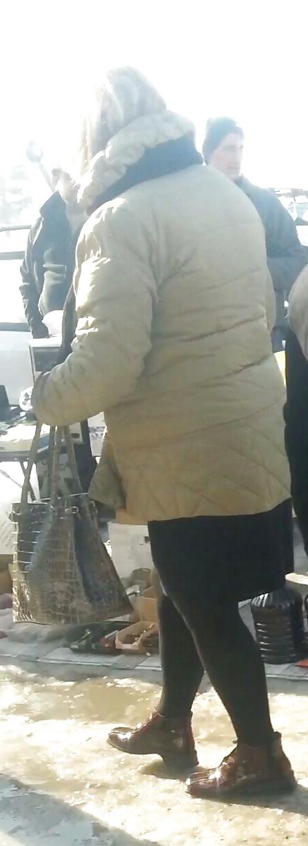 25P Spy old + young feet and ass romanian