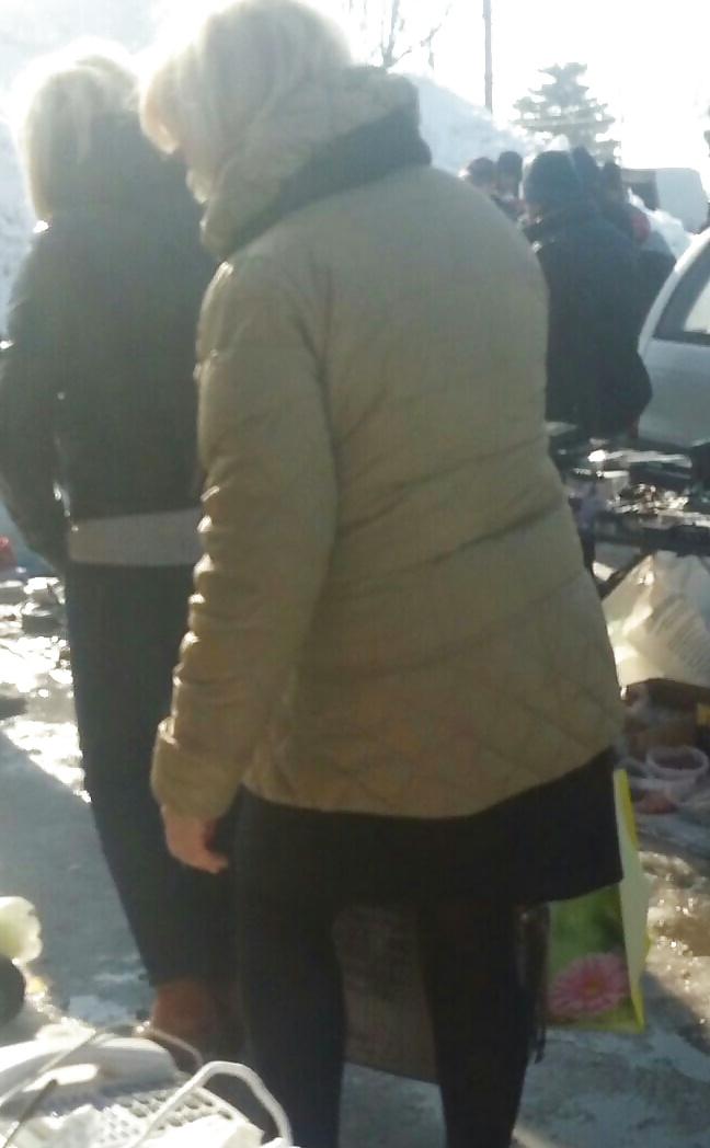 25P Spy old + young feet and ass romanian