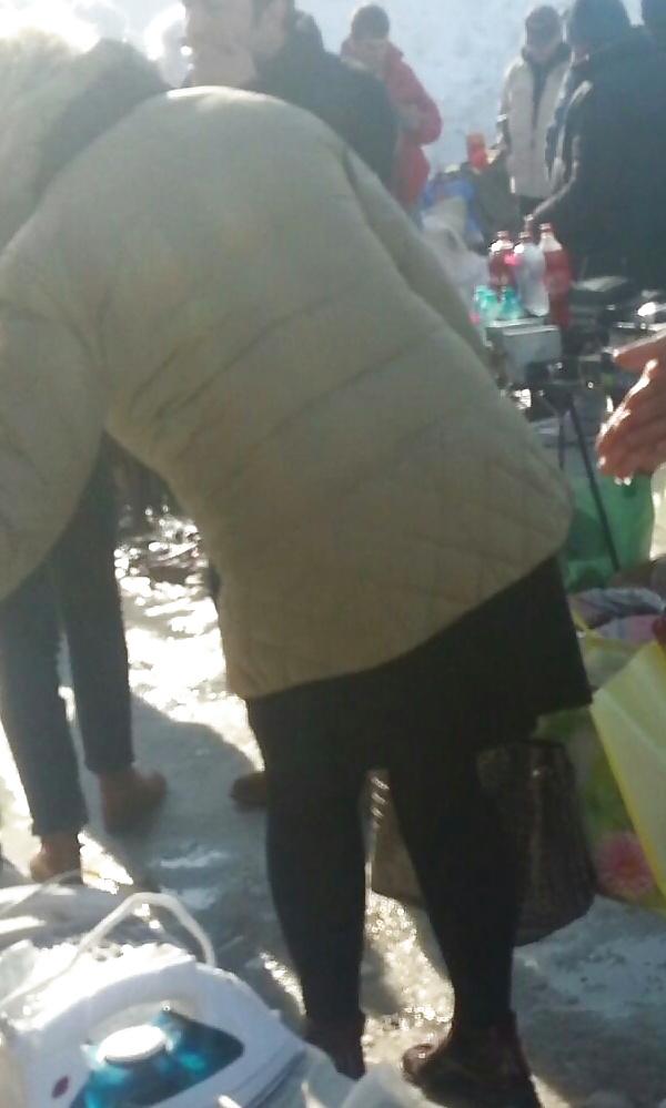 25P Spy old + young feet and ass romanian