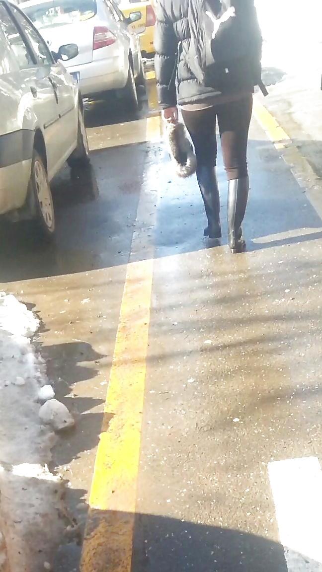 25P Spy old + young feet and ass romanian