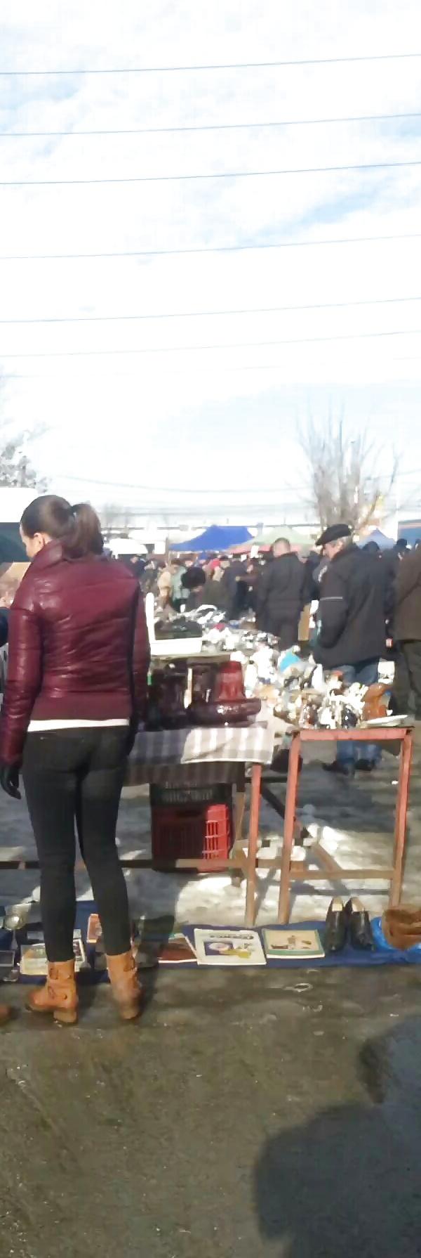 25P Spy old + young feet and ass romanian
