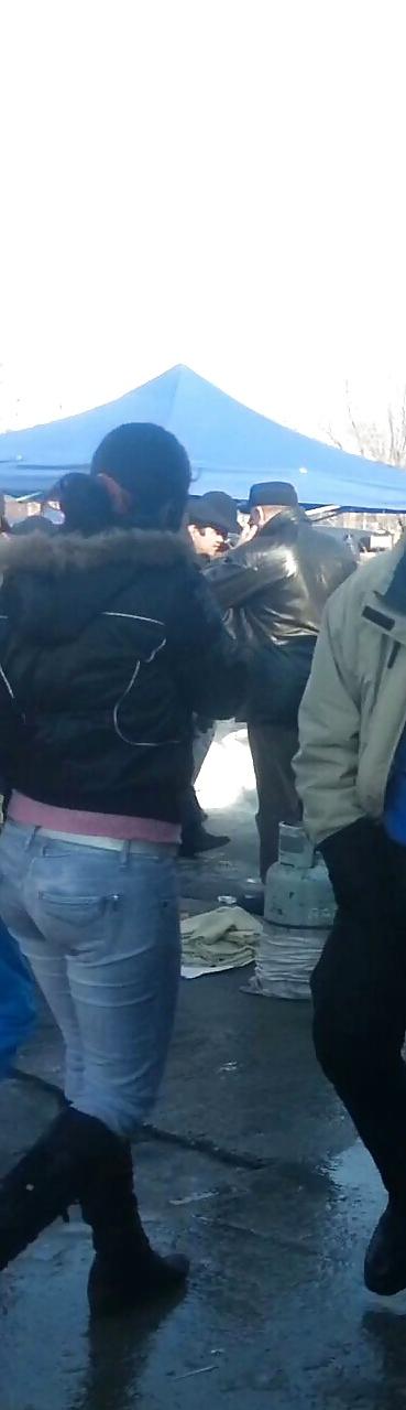 25P Spy old + young feet and ass romanian