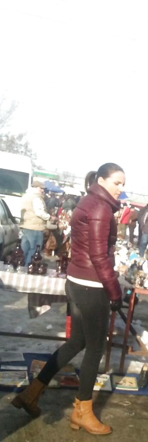 25P Spy old + young feet and ass romanian