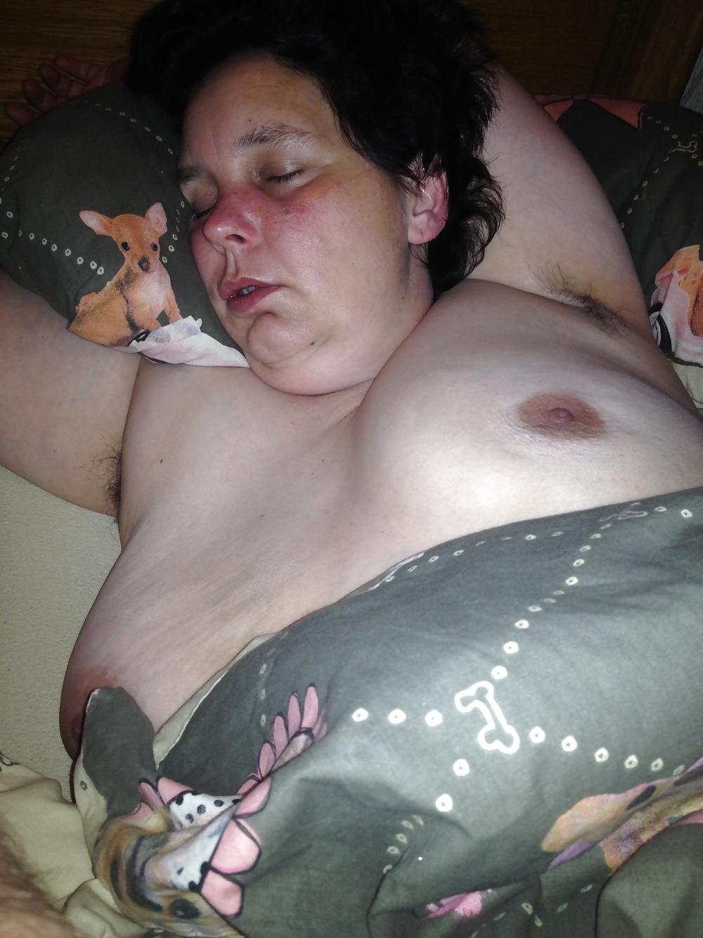 20P Wifes tits and hairy armpits