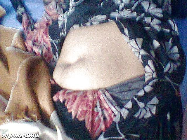 21P Andhra housewife navel boob show 6