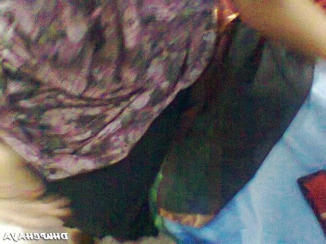 21P Andhra housewife navel boob show 6
