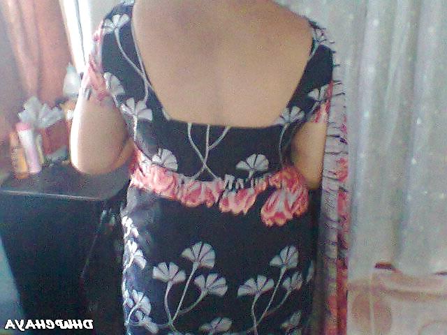 21P Andhra housewife navel boob show 6