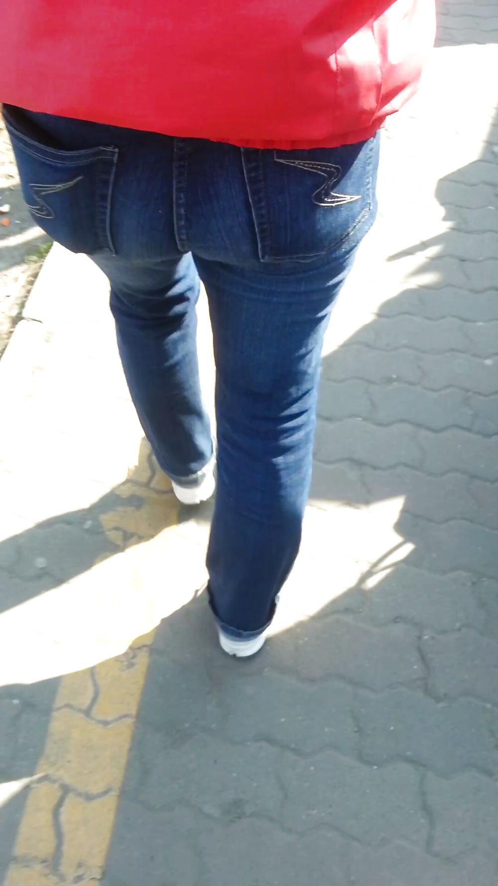 25P Sexy ass old + young romanian