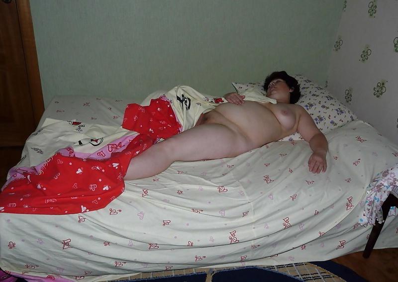 12P Housewife  sexy in the bed