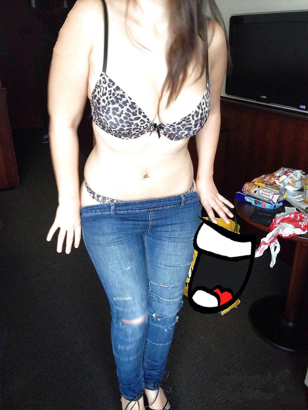 17P Arabic Prostitutes Show....2