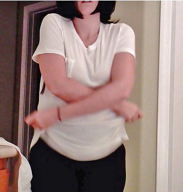 22P Brunette Wife Caught Misc. Changing