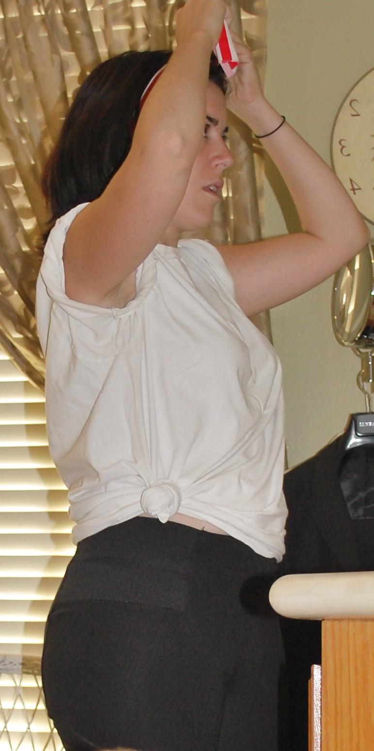 22P Brunette Wife Caught Misc. Changing