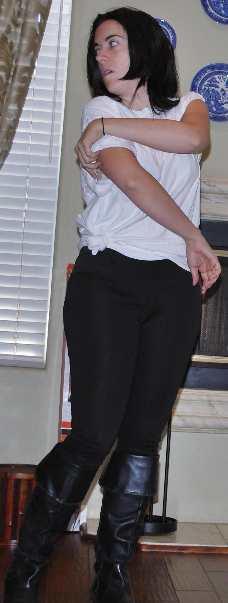 22P Brunette Wife Caught Misc. Changing