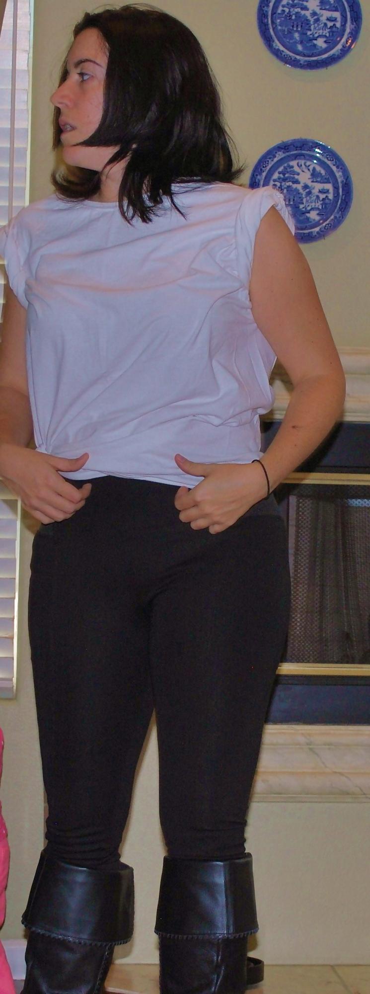 22P Brunette Wife Caught Misc. Changing