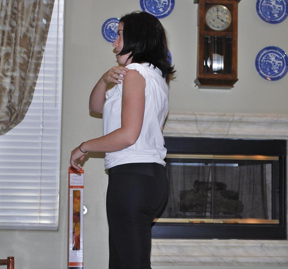 22P Brunette Wife Caught Misc. Changing