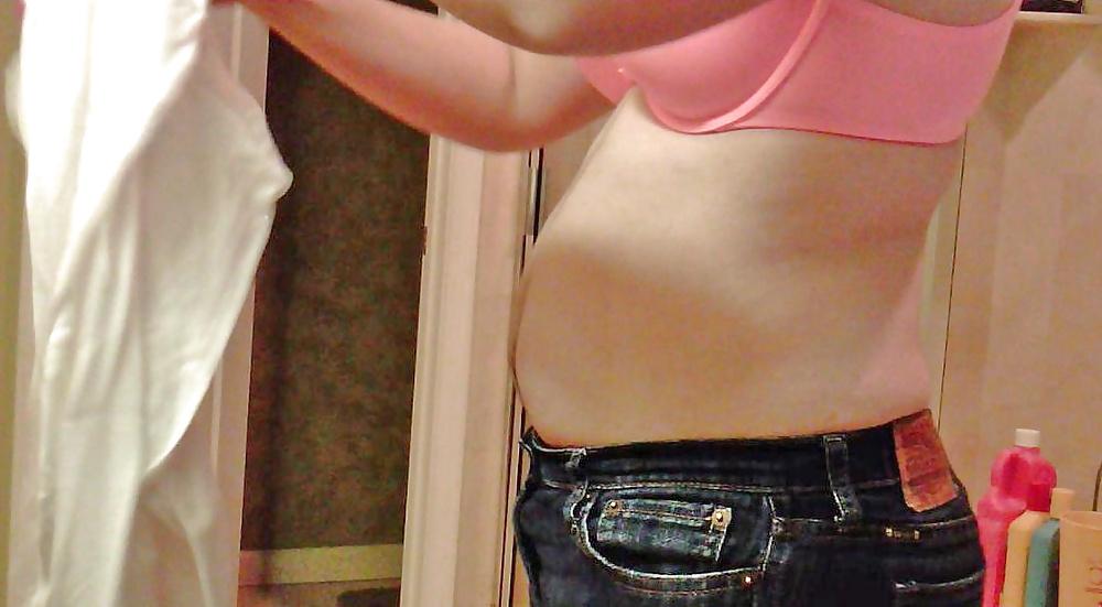 22P Brunette Wife Caught Misc. Changing