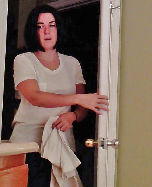 22P Brunette Wife Caught Misc. Changing