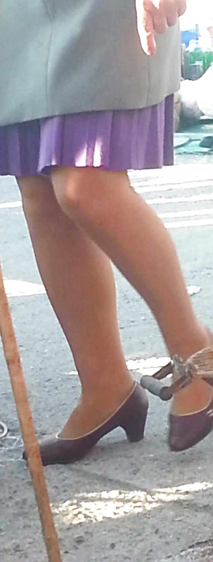 11P Hot skirt mature feet romanian