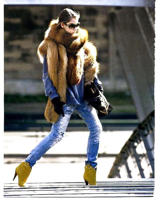 25P Fur coats
