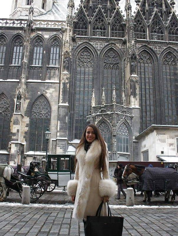 25P Fur coats