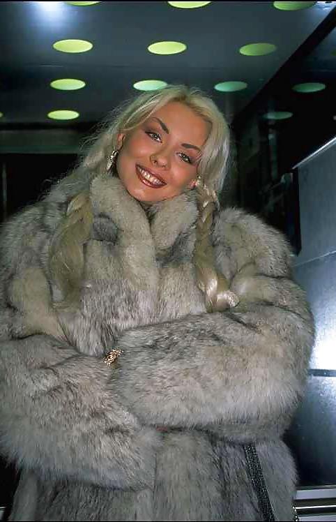 25P Fur coats