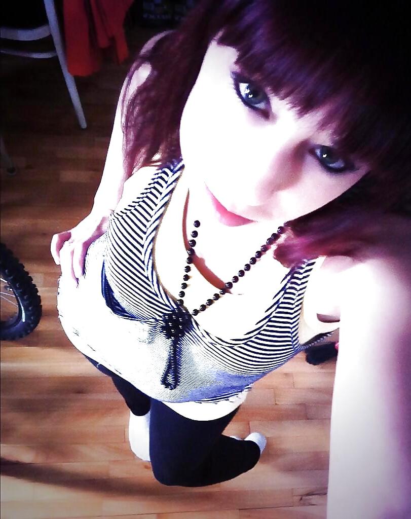 25P Sex Cam Girl Melody Kush aka MelodysMixtape